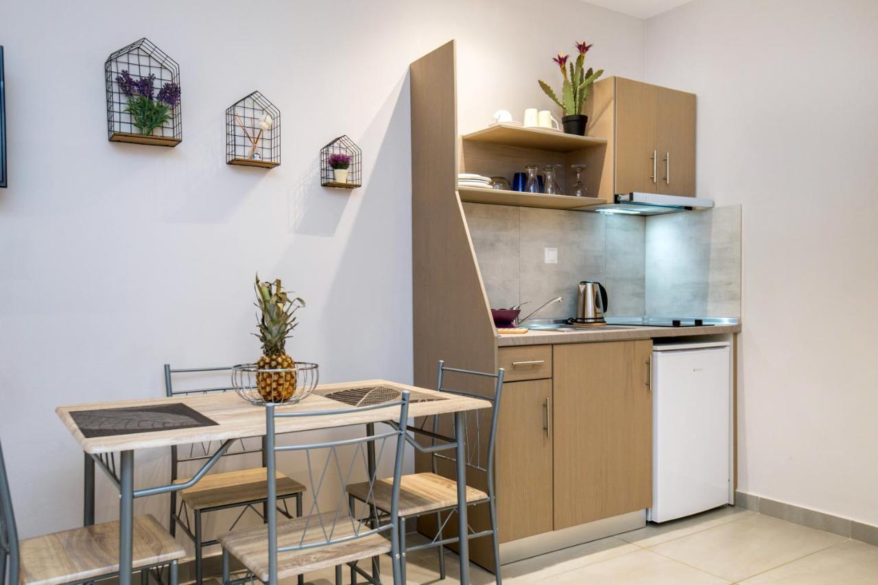 Iria'S Luxury Apartments 利迈纳里亚 外观 照片