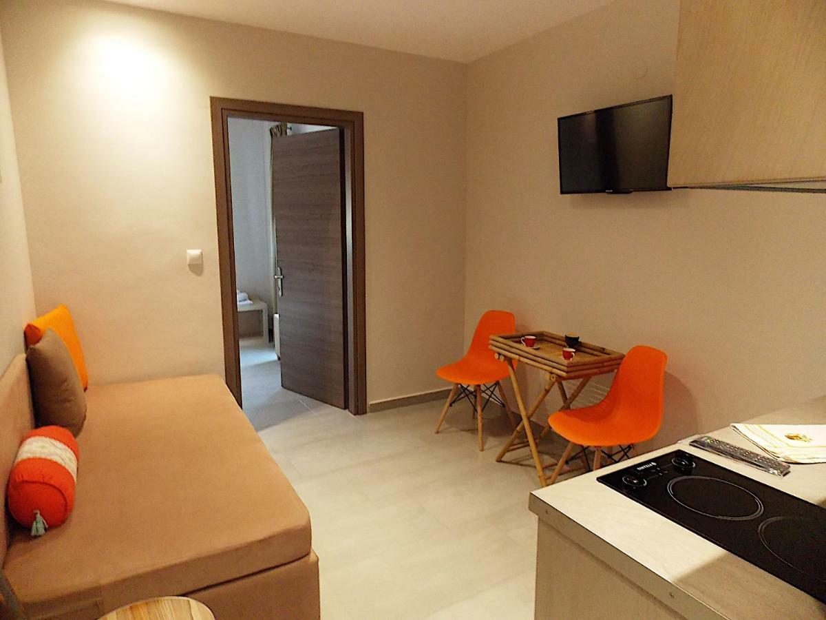 Iria'S Luxury Apartments 利迈纳里亚 外观 照片